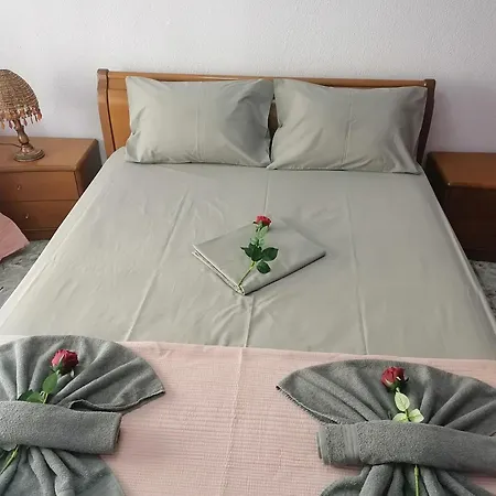 Ekaterini *